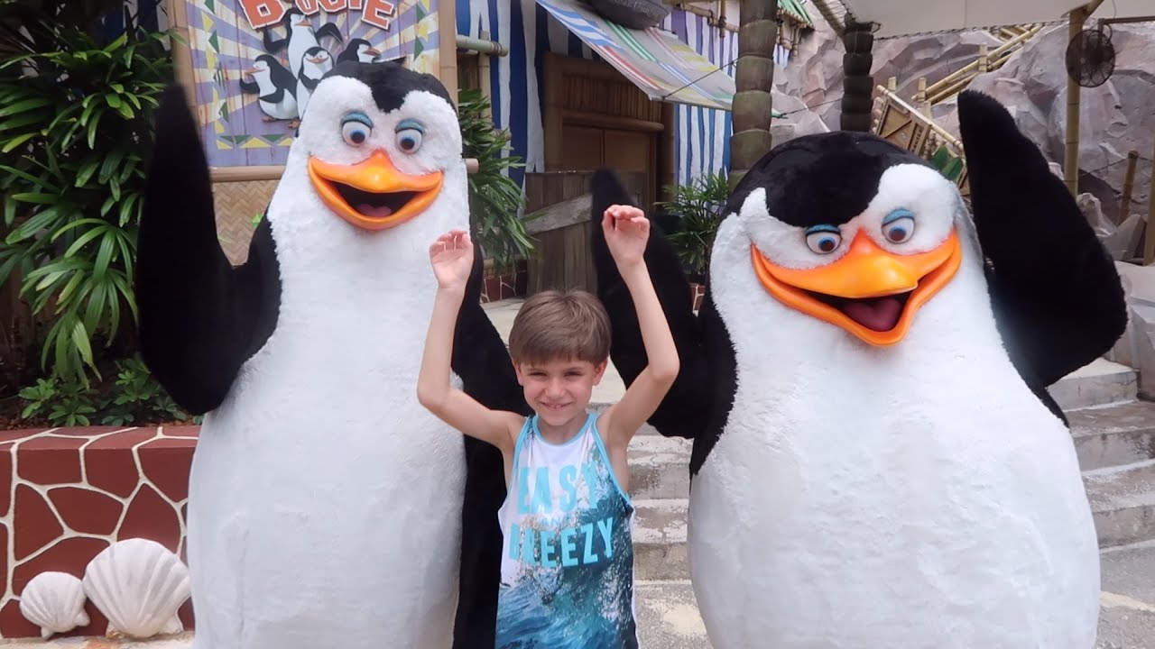 Universal Studios Singapore Family Having Fun Part1 Madagascar and Rides