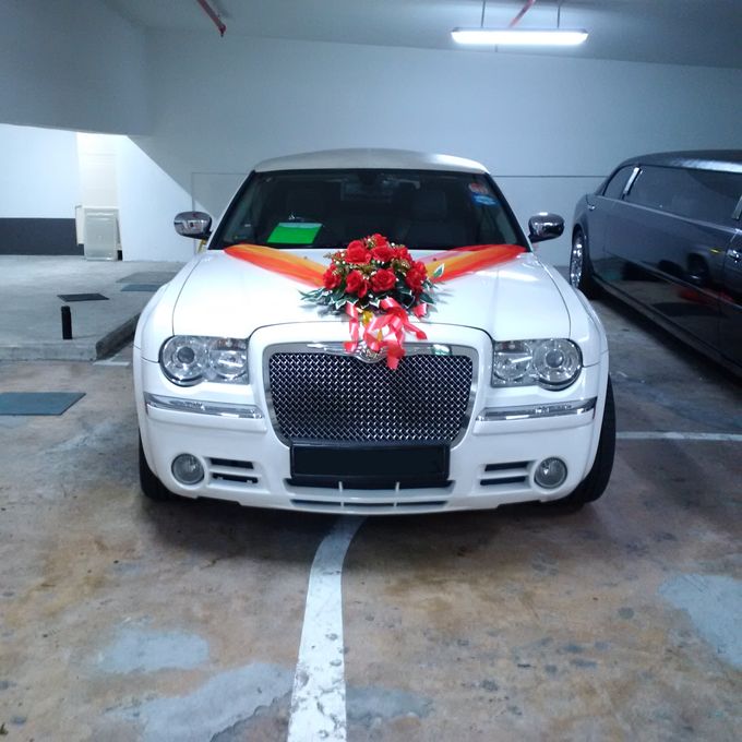 How Maxicab Services Enhance Wedding Day Transport in Singapore maxicab services chrysler 300c superstretch wedding service on the 21st october 2017 2